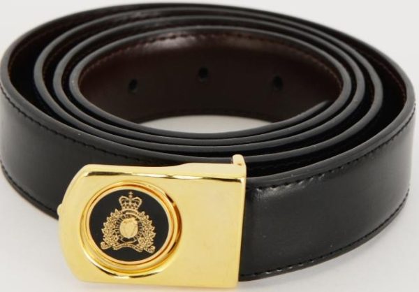 Belt Leather Reversible with Gold Crest  / Ceinture en cuir réversible avec l'écusson en or
